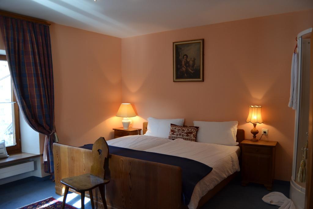 Garni Fluela Susch Otel Oda fotoğraf